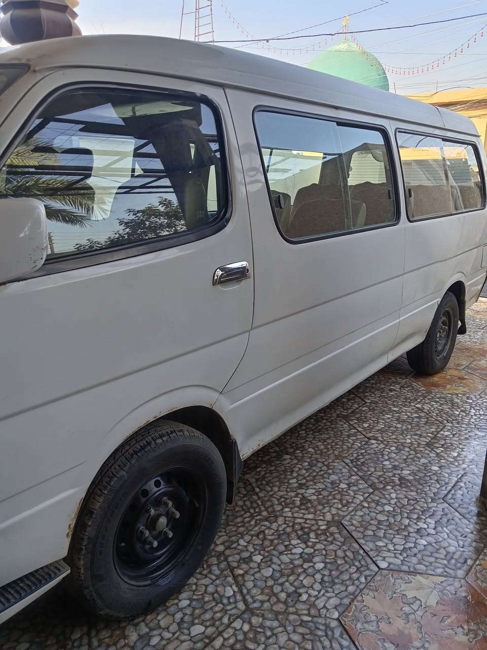 جنبي اج وان للبيع سيارة حرة سنوية باسمي تحويل ثاني يوم كير محرك اكسل مكفول حدادية وصدر جديد موديلهة 2015 مكاني بغداد الوردية***********
