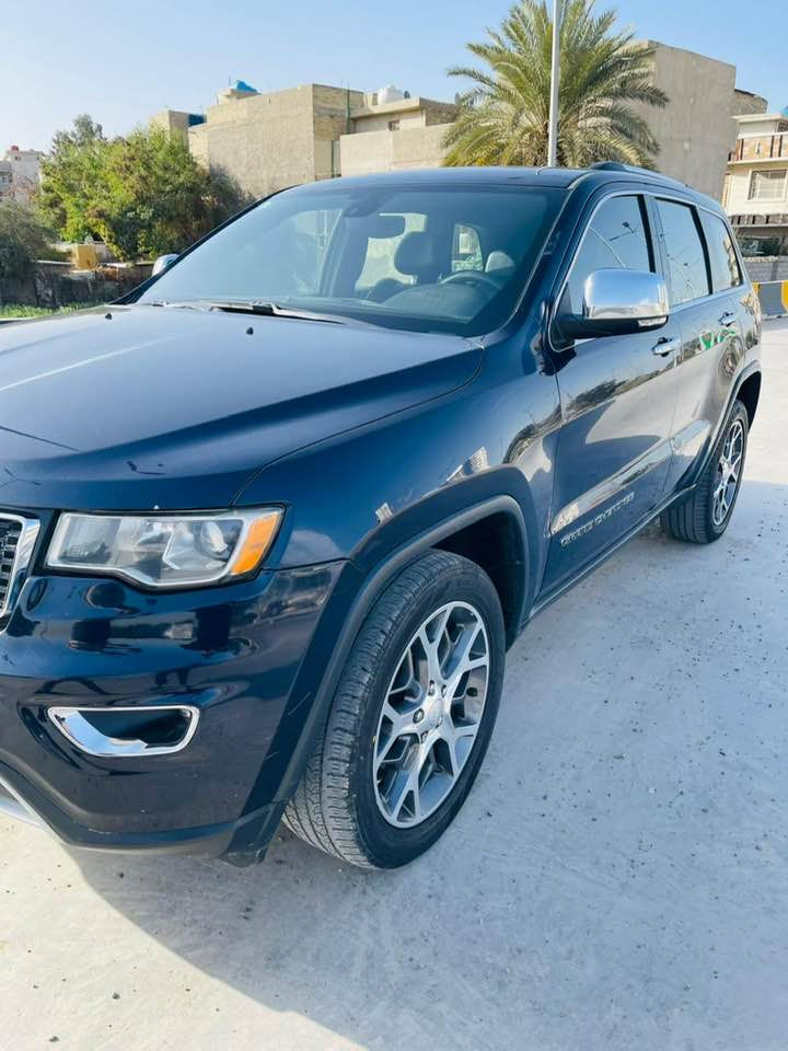 لسلام عليكم 
جيب كراند شيروكي لون حبري
 GRAND CHEROKEE Limited 🇺🇸.                      2017
محرك 3.600 V6
لمتدد فول ماعدة الفتحة 
كير 8 نمر ماوس 4.4 متعدد القيادة     /    ماشية 73mi
شاشة كبيرة   كامرة دوراة
شفتات ستيرن وتحكم ستيرن
رادار خلفي مع توقف ذاتي 
رادار جانبي مري
كراسي جلد لون اسود 
نظام ايكو سبورت
خزن ميموري
كشنات كهربائية مع تدفئة   الخلفيه تدفئة
  ستيرن تدفئة
صندوق كهرباء 
بصمة ابواب وتشغيل عند بعد 
اشاير بل مري
رقم بغداد الجديد وبأسمي 
السعر $189وبيهه مجال 
مكينه كير شاصي لغد مكفولات صور الحادث بلمنشور
رقمي ***********
