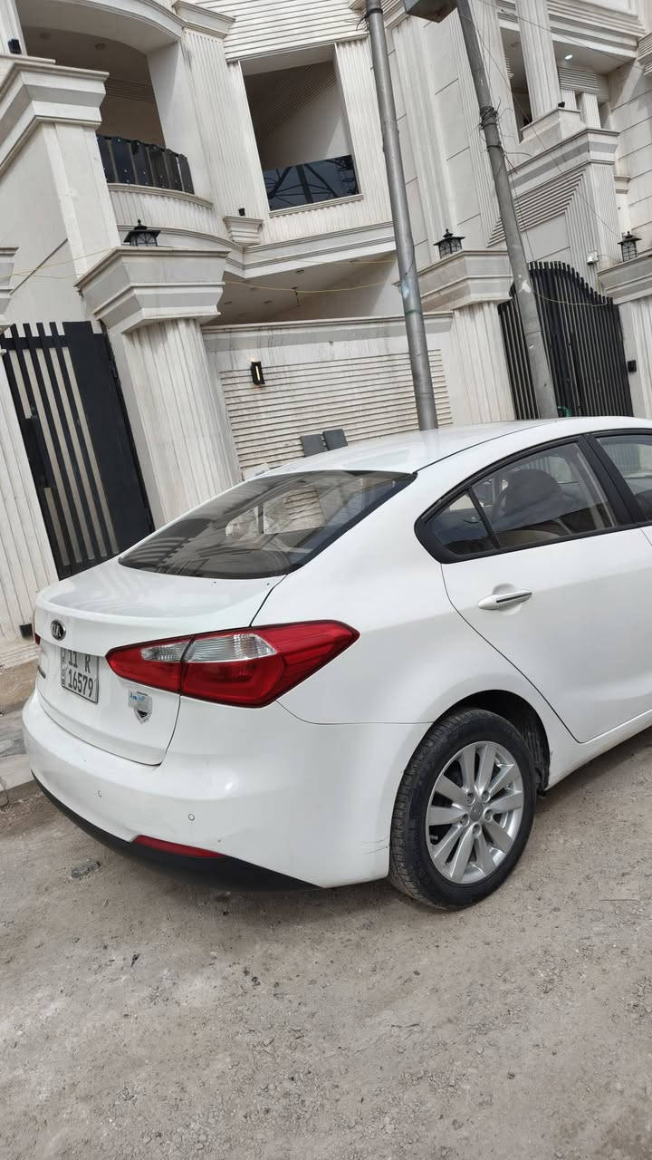 السلام عليكم 
سيراتو 2017 شكل 16
مكينة 2000
كير مكينة تبريد حدادية كله جديد 
السعر 127
بيها قطعتين صبغ 
***********
