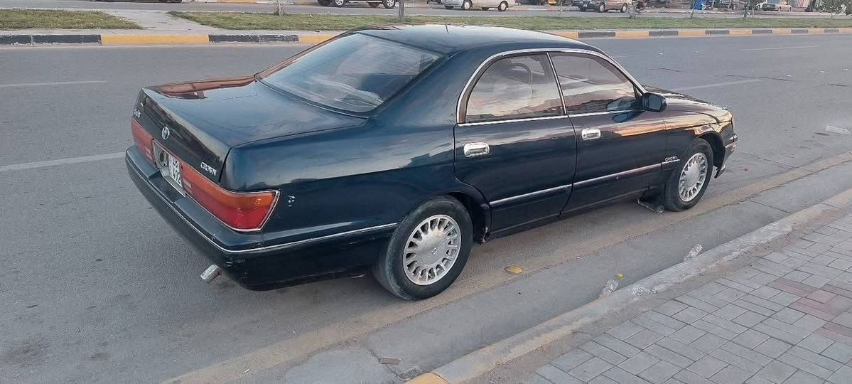 السلام عليكم لبيع بطه منفصل لون نيلي رقم بابل انكليزي دولي موديل 1994مكفوله كفاله عامه كص ونقل جثه ولعيب شرعي ولضربه ولخياس مكينه وكير كارتون  دواخل كارتون حداديه جديده تخم تاير كهربايات مامخلي بيه اي نقص مال جناي السعر 51وبيه مجال مكاني كربلاء*********** سياره مال جناي الله شاهد
