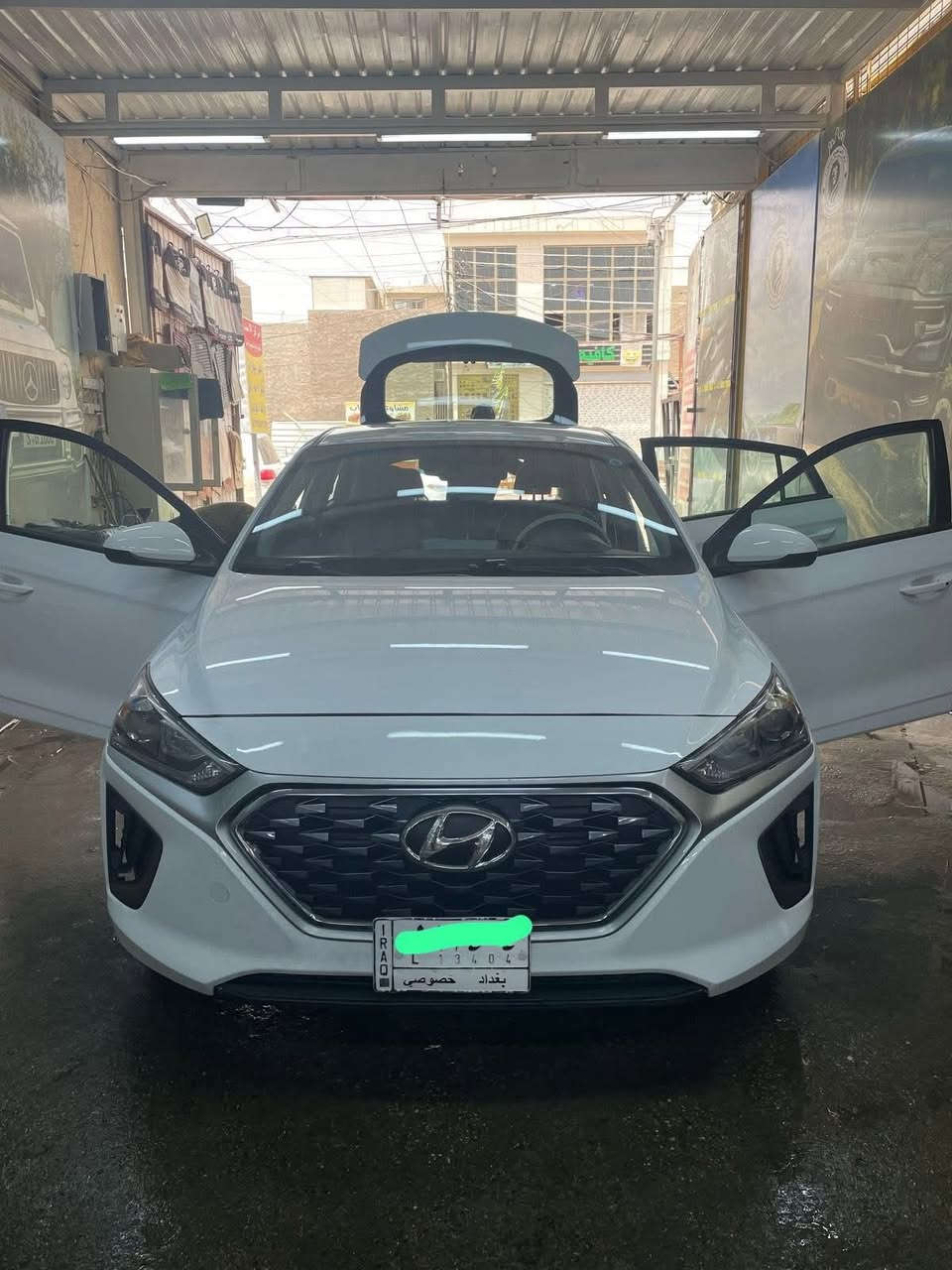 السلام عليكم
للبيع هونداي ايونك وارد امريكي هايبرد
موديل 2022
ماشيه 40
حادثه فقط دعاميه اماميه السيارة جاهزه بدون نقص 
السعر 123وبيه مجال 
مكاني بغداد 
الاتصال 
***********
