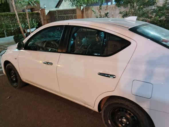 السلام عليكم 
للبيع نيسان صني 2024 هندي سياره ماشيه( km 4677 ) سياره بحالة الزيرو طلعته من الشركه 7/1 مكفوله كفاله عامه حتى من الشخط وبعده تحت الضمان ضمانه 3 سنوات السياره بسمي سعره 137 وبيه مجال مكاني بغداد الرصافه الاعظميه اي استفسار عل رقم *********** 
رجاءً اي شخص متعجبه السياره او سعره لا يعلق
