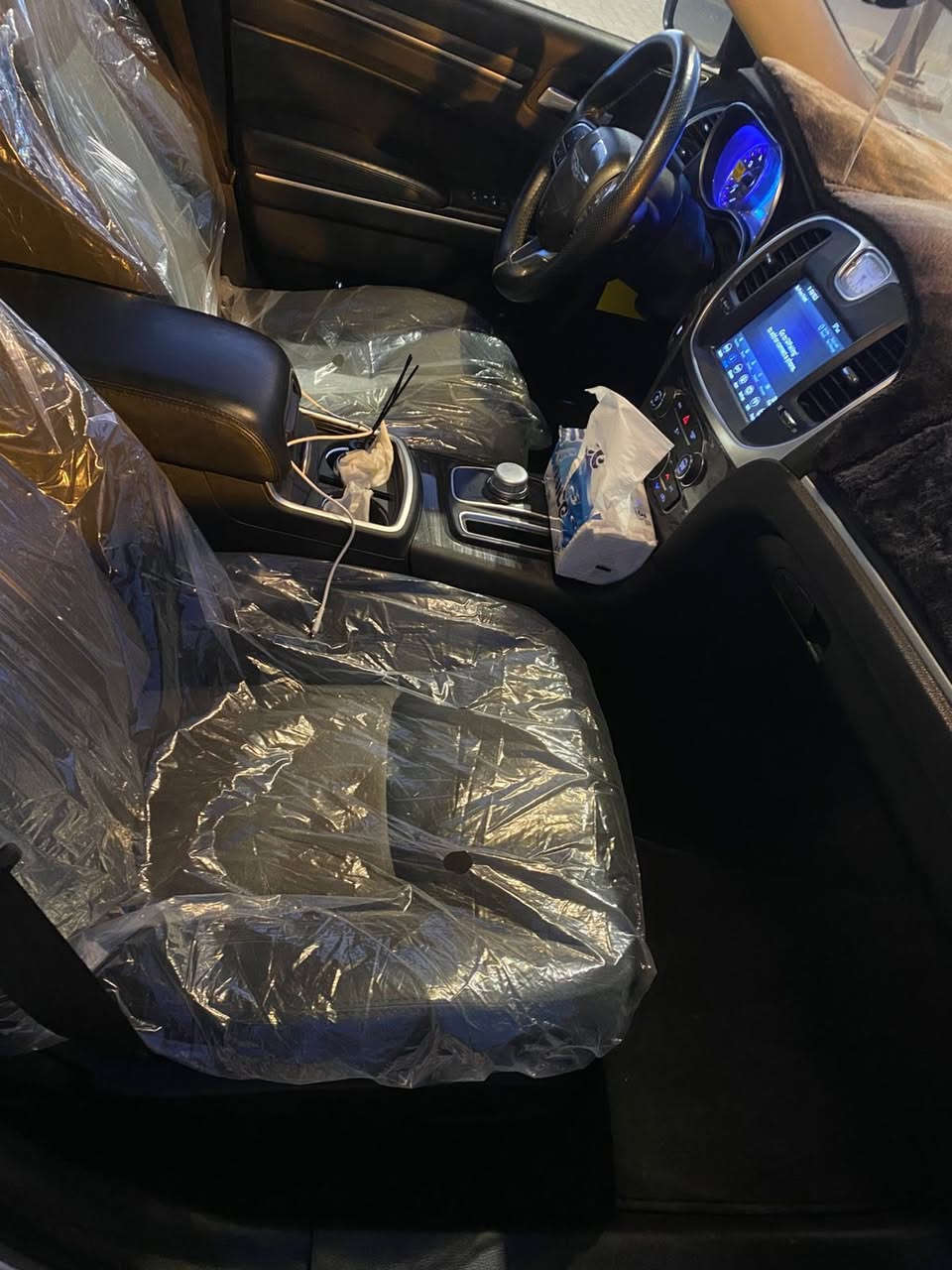 سلام عليكم وبامه موديل 20صل وارد مريكي حادت جاملغ وبنيد بدون دواخل بدون شواصي بدون لغد غير قطعتين الباقي كفاله حته من البارد فول موصفات ماعده بني رامه رقم ربيل تحويل سياره جاهزه مابيه نقص مكان سياره البصره تصال ***********
