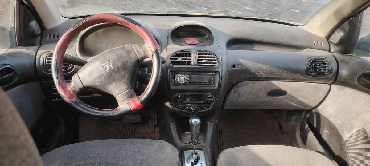 السلام عليكم سياره بيجو فرنسي 306 بيها صبغ إثر جرد الموديل 2009 السعر 35 وبيه مجال قليل كير محرك حداديه خير من الله العنوان حله حي العسكري شارع 80 رقم الهاتف ***********
