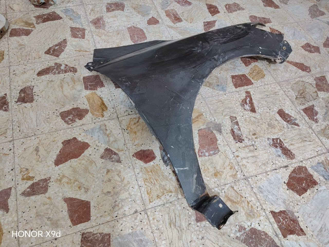 السلام عليكم 
غراض كورلا موديل 2009بسعر مناسب وياهن دعامية أمامية جديده عليهن تراب قتره صار بالمخزن 
الاتصال على الرقم ***********
