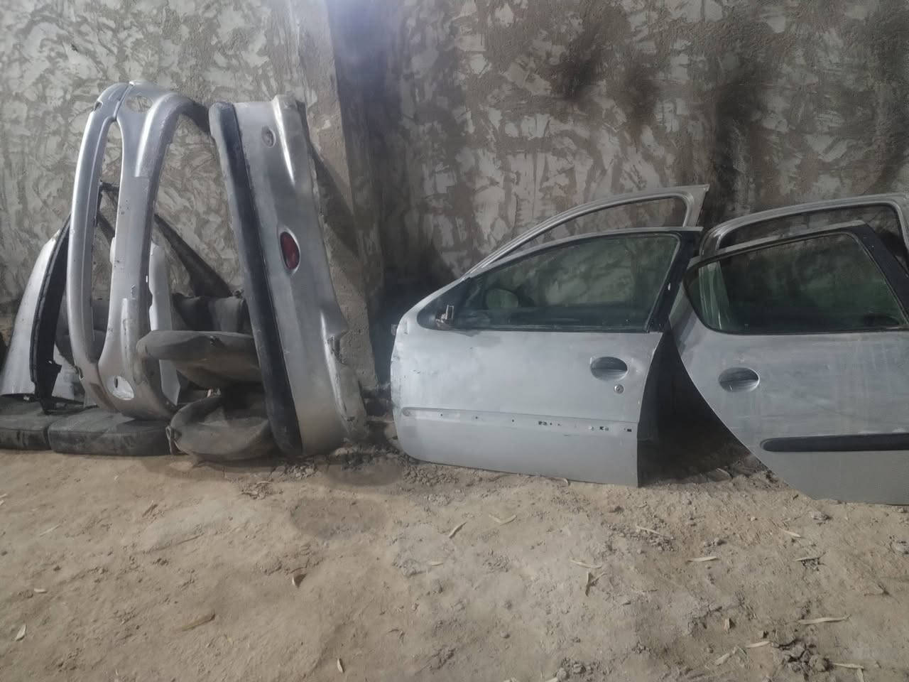 ادوات بيجو للبيع
سلام عليكم ادوات متوفره بيجو للبيع

بيبان عدد 4. بسعر 175
لاستيك بيبان كامل سعرهه 45
محرك نص عمر سعرهه 125
دعاميات عدد ٢ امامي وخلفي سعرهه 50
جاملغات يمين يسار سعرهه 25
مجول سعرهه 30
يده كير سعرهه 30
دبلات خلفيه 45
دسكات سعرهه 25
كشنات امامي وخلفي سعرهه 70 الف
كير عطلان ما مفتوح يفيد ادوات
مكاني كربلاء
***********
