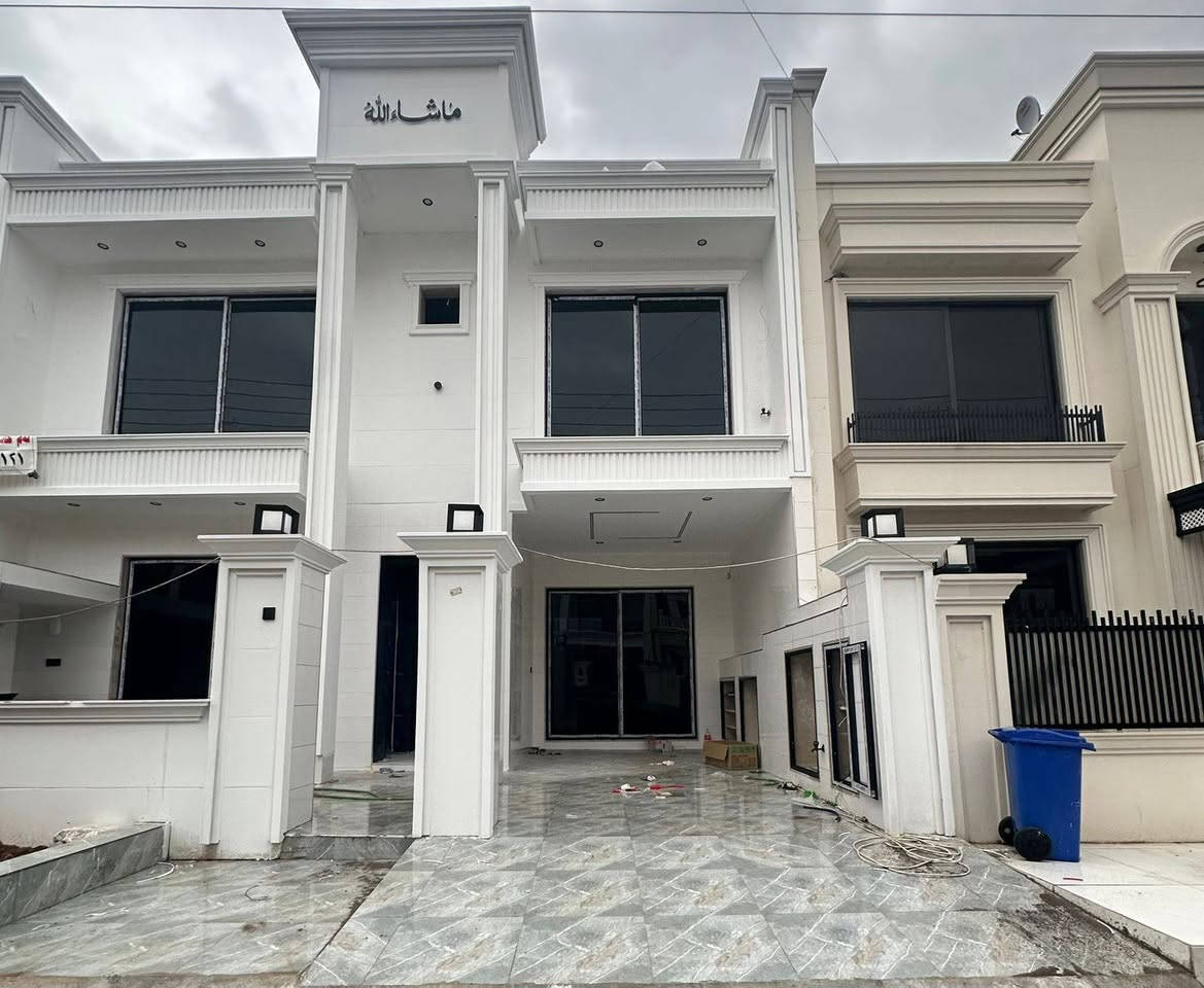 سلام عليكم
منطقة هواري شار
منزل للبيع زيرو صفر بمساحة 200 متر 
يتكون من 5 غرف نوم واستقبال ومطبخ وصالة و صحيات
للإستفسار ***********
***********
#ايجارات #اربيل #عقارات_اربيل #اربيل_العراق_كوردستان
