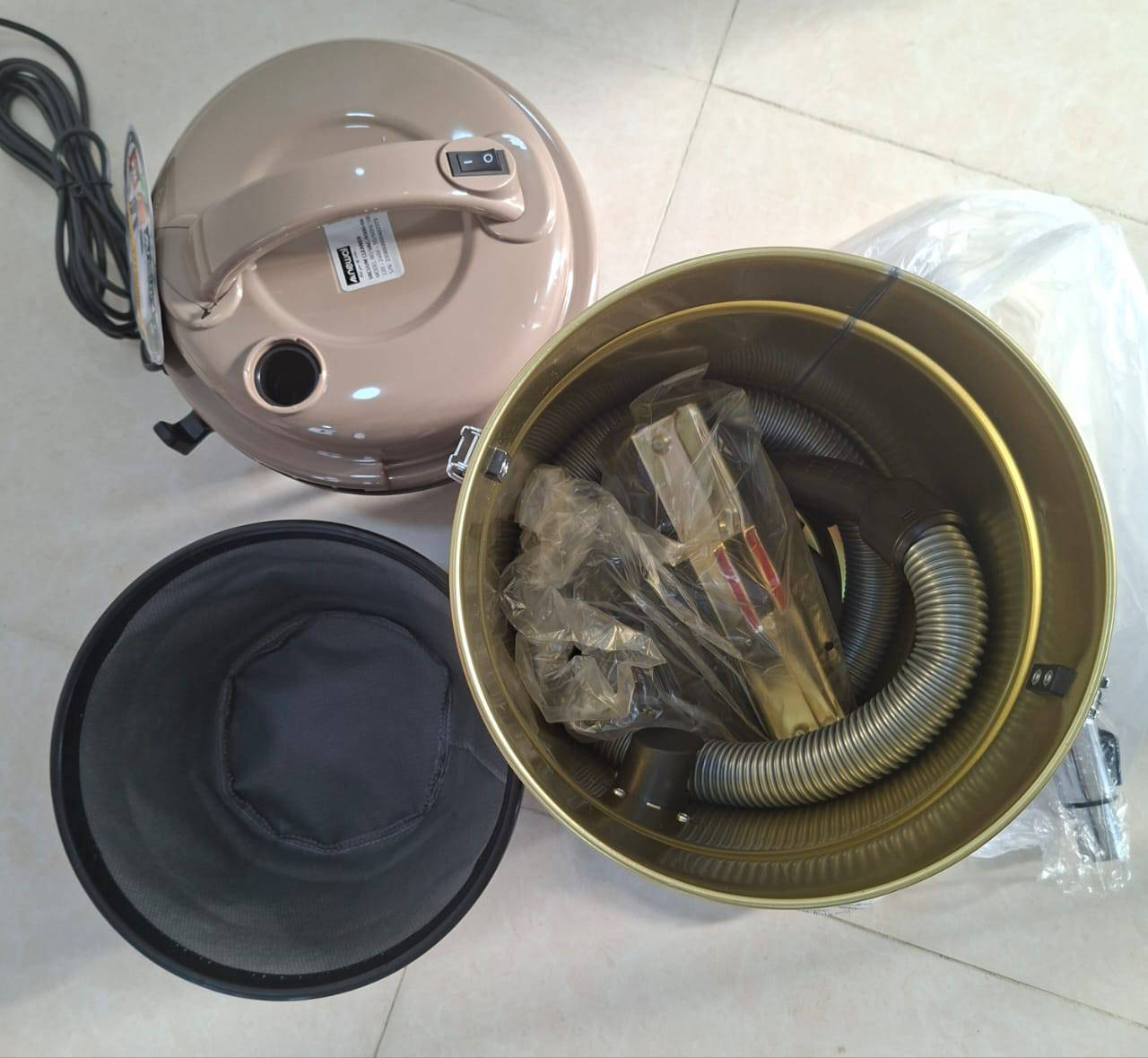 سلام عليكم: 
للبيع مكنسة كهربائية جديدة نوال حجمها 21 لتر 
السعر / 75 الف
الموقع / النجف حي الحسين.


**إذا كنت صاحب هذا الإعلان وتريد حذفه لأي سبب، رجاءا أرسل رسالة إلى الدعم الفني**