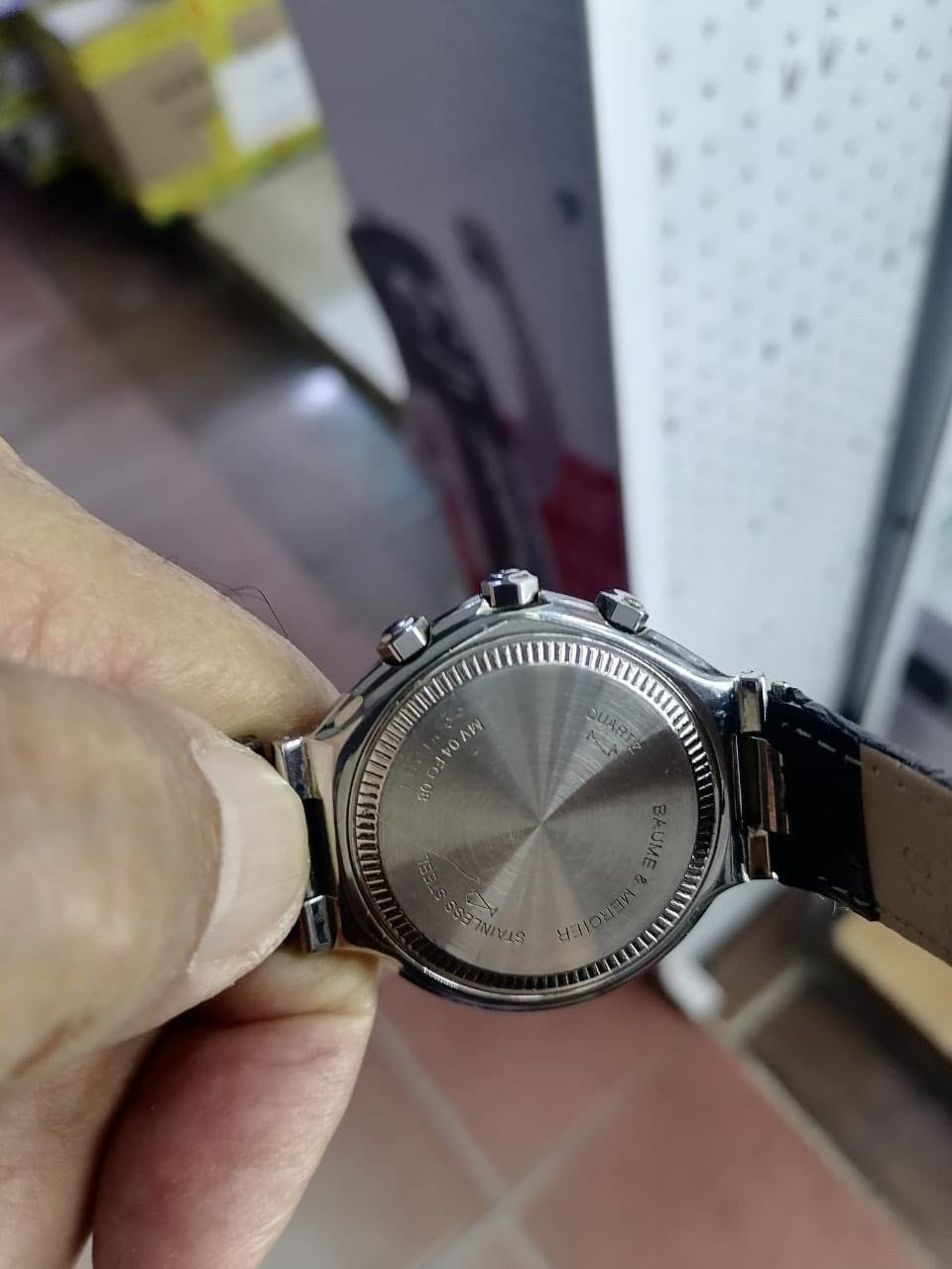 ⌚ ساعة يد رجالي فاخرة بتصميم كرونوجراف كلاسيك
مينا سوداء أنيقة بتفاصيل دقيقة ولمسة رياضية راقية 🖤
ثلاث عدّادات لقياس الوقت بدقة عالية
هيكل متين من الستانلس ستيل
سوار جلد طبيعي مريح وفخم
مناسبة لكل الإطلالات… الرسمية والكاجوال

اختيارك الأمثل للذوق الرفيع 👌
📩 للتواصل خا


**إذا كنت صاحب هذا الإعلان وتريد حذفه لأي سبب، رجاءا أرسل رسالة إلى الدعم الفني**