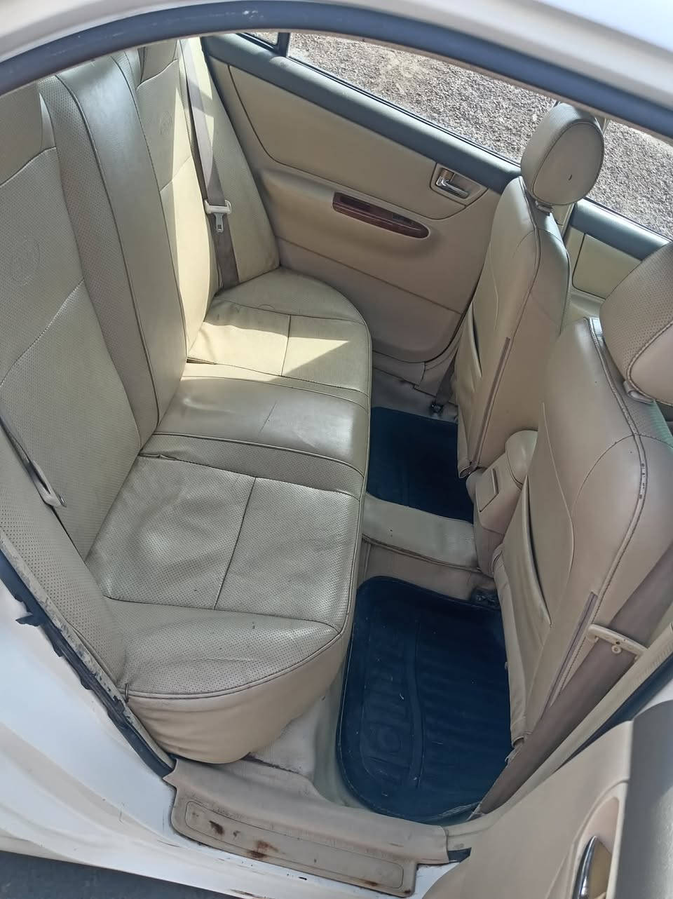 السلام عليكم بي وايدي f3 للبيع موديل 2011 السياره باسمي ليوم كملت لهزه وطلعت سنويه مابيها لا ضربه ولا صبغ محرك بلادي محرك وكير مكفولات تبريد شغال تدفئ شغاله تايرات جدد حته لسبير جديد باتري جديد سياره ما ناقصها كلشي نضافتها كدام عينك مكاني بغداد التاجي جسر المصابيح 
***********
***********
