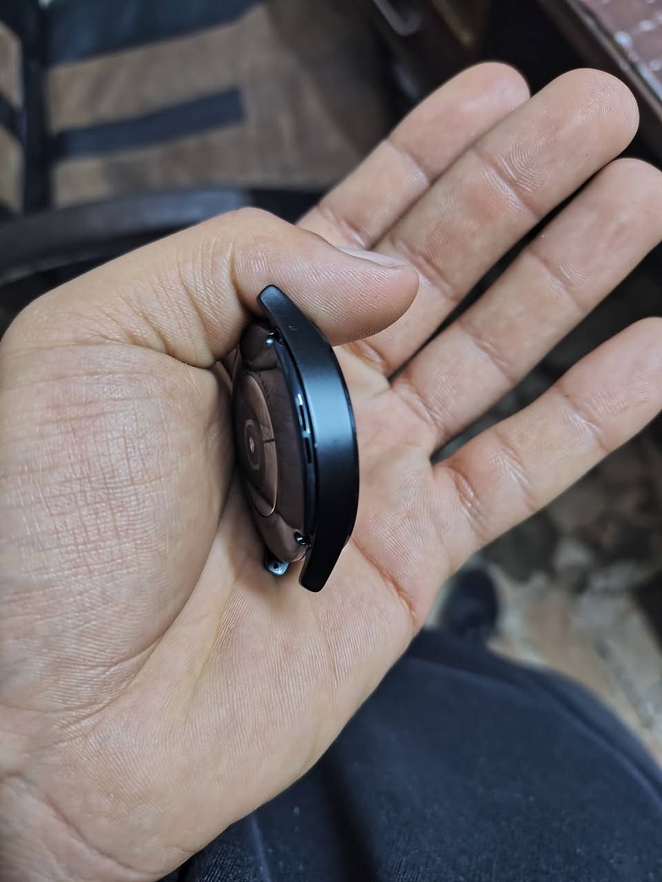 السلام عليكم ساعه واتش 4 Samsung watch 4 قياس 44 للبيع او مراوس  بيه ملاحضات بالشاشه ابد ما ماثر علمس 
كامله ملحقات اخر تحديث مكاني بغداد شارع فلسطين 
***********
