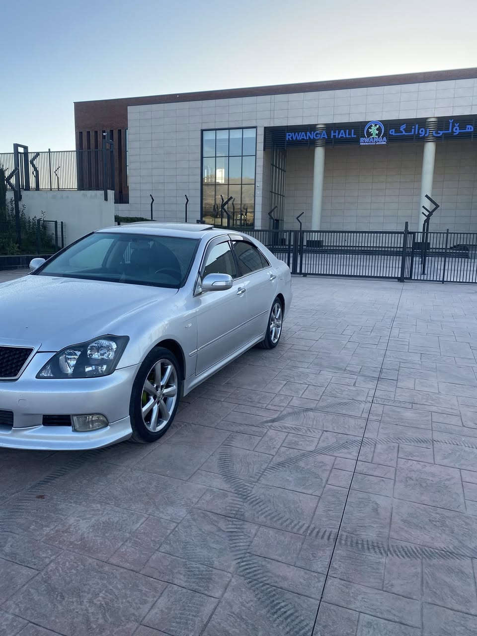 سەرەتا بەناوی خوا
شاهینەبراوە
١٨٠ بچوک بە گەورە مەرغوبی بازار
جڵد هیتەر سڵاید ئاوێنە ئیشارەت ویل دنگە قەپات مواسەفات
بەسمەرەساسی
٣دوگمە 
هەر چوار دەبڵەکەی کراوە بە رۆیاڵ 
 تایەو ویلی مەزبوت
هەموو گیانی جاهیزەو هەمو گیانت بەشەرت ئەیەمێ
تەبرید ساردو گەرمی بەسراوە 
جامی پێشو دوا هەلگیراوە 
برێک بەسراوە 
موشتەریت تەلەفون کە یان نامە بنێرە جوابی کۆمێنت نا دەمەوە
ژمارەی موبایل *********** 
ڤایبەر و وەتس ئەپی لەسەرە 
ئەدمین ❤️
