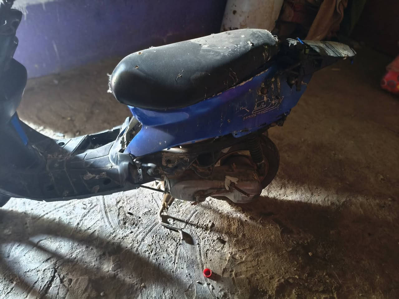 سلام عليكم
هاي ذبانه عوزها يده مال بانزين تشدلها وتبدل البلك وتنفخ تواير شغاله كلشي مابيها الله شاهد بس متروكه وسبب لتهيت دورة مالت عقود سعرها 75 وبيها مجال خاص ماكو اتصل ***********
