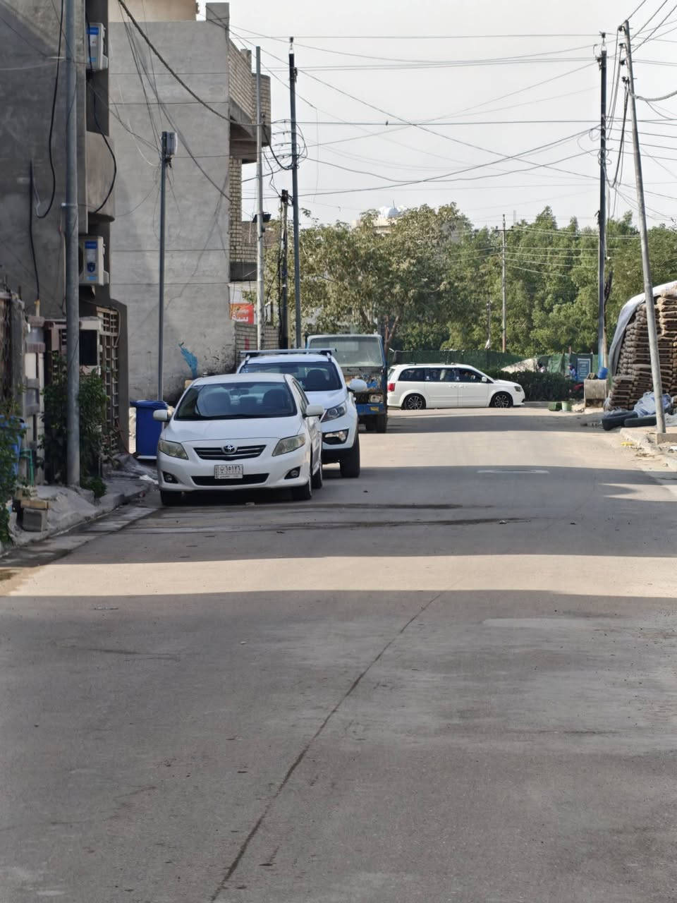 قطعه ارض للبيع مساحه 150 م ملك صرف تقع في حي الجهاد المساءله والعداله قريب الشارع العام المؤدي لشارع المطار وجسر العامريه قرب مجمع النسيم واجهه سبعه ونص نزال عشرون متر للاستفسار اتصل ع *********** شركه المستقبل للعقار
