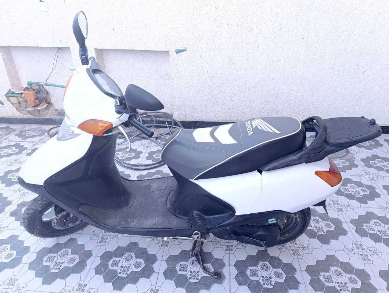 سبيسي ياباني دراجه فول نضافه شلعه اتخبلل مكينه ناعمه وسلف هندر كهربائيات كامله من كلشي دراجه نفس بل صوره كفرات اصليه بس الكفررر اليسره بي فطررر فقطططططط مكينه مبدل ولفات فقط تجي تشغل وتشوف بعينك مبينه ذيج هيه سعره 700 وبيه مجال عوزه بس واقيه مال صالنصه فقط رقمي
***********
