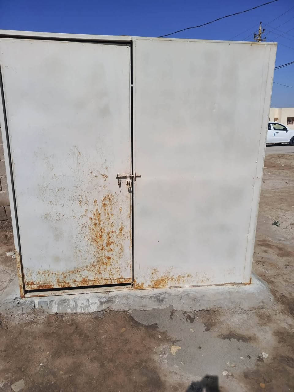 كابينه للبيع مال جاي للبيع مكانها الرميثه ***********
