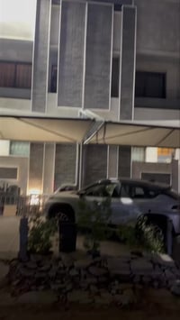 شارع الصخره • ٤نوم • ٩٠م