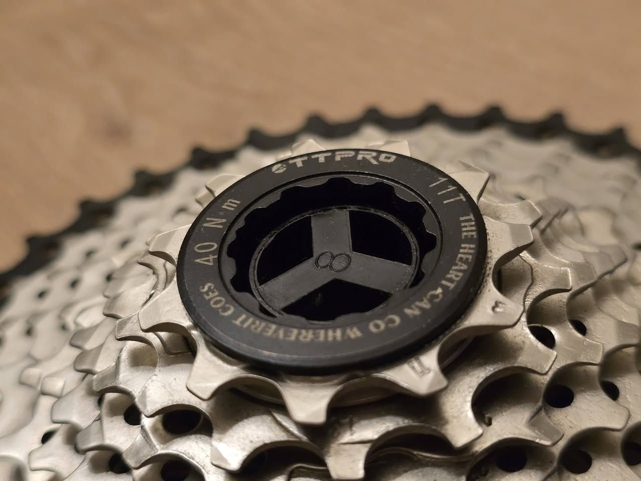 يا الله يا رزاق 👋
**🚴‍♂️✨ هلا بالشباب محبّين الدراجات! ✨🚴‍♀️
#متوووووفر 
#السعر ١٦ الاف نهائي
الماركة العملاقة TTPRO 😍 العالمية 💚
عدد السرعات 11 سرعة😘
تشتغل على الجبلي وعلى الهجين 😍
جديدة جديدة غير مستعملة نهائياً  😎
شكل مميز وعصري وحديث  🚲

.
.
.
متجر عبدالله المغامر يقدملكم افضل وأجود اغراض الدراجات الهوائية …🚲🚲🚲
✔️ شغل مرتب يخلي دراجتك فول وتخطف الأنظار 😎
✔️ أسعار مناسبة  لكل الميزانيات 👀
✔️ جودة أصلية وتحمّل عالي🚲
✔️ توصيل سريع لكل المحافظات 🚚💨
✔️ خدمة دعم بأي لحظة 💬✨
لا تضيع الوقت… جهز دراجتك وخلي طلعاتك أحلى ويا متجر عبدالله المغامر! 😍🚴✨
للأستفسار على الخاص او مراسلة الصفحة على الواتس آب 📞 📞


**إذا كنت صاحب هذا الإعلان وتريد حذفه لأي سبب، رجاءا أرسل رسالة إلى الدعم الفني**