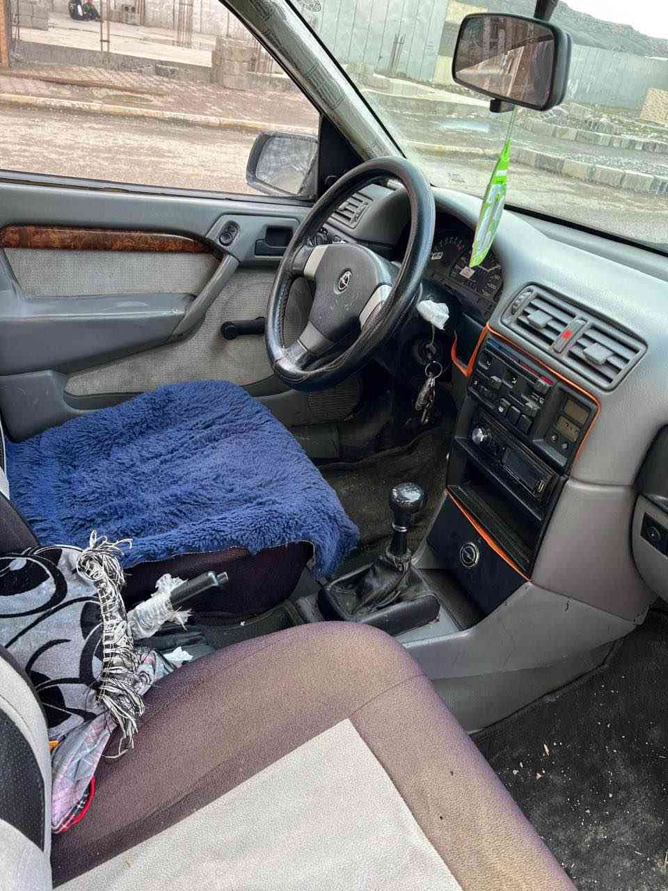 ئۆپڵ ڤیکترا ۱۹۹۳

مەکینە ۱٦ قایش پان

سەیارەکە زۆر پاک و جوان ماوتەوە 

سەنەوی ٤ ساڵە بەسەر چوە 

کێڕی لە یەکو دو کەمێ سەوتی هەیە بەڵام هیچ کێشەی نیە

۲۸ وەرەقە پارەی سەیارەیە علوجە

*********** viber watsap Singapore
