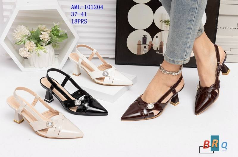 #الفراشةللاحذية
وفرنالكم احذية موديلات جديدة 
ارقى موديلات موسم العيد 
قياسات 37_41
عنوان طوز خورماتو سوق جمهورية مقابل صياغة شيرزاد جاف 
للحجز مراسلة صفحة او واتساب 
***********
يوجد توصيل للجميع محافظات
