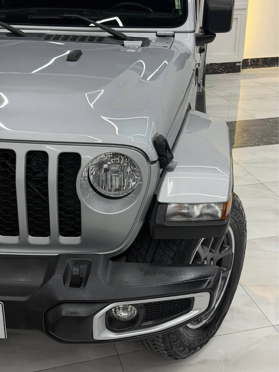 Jeep gladiator 2022 
چاملغی لای سایەق هەندێک سبوغە لەگەڵ دوو دەرگا بیلاد  گۆراوە 
8 هەزار مایل رۆشتوە سەیارەکە کامل جاهیزە بێ مەسروفە نرخەکەشی زۆر گونجاوە 
بۆزانیاری زیاتر پەیوەندی بکەن 
*********** 
عدنا جيب كلاديتور السياره بيها جاملغ مال سايق شويه بيه صبوغ و البابين مغيرينه بيلادي السياره ماشيه ٨ الاف مايل مجهزه للتواصل 
*********** أربيل, العراق
