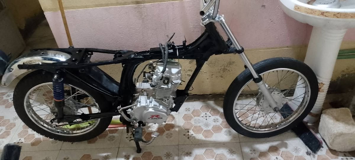 سلام عليكم دراجه شاصي ارشه موديل 16  اوراق اصولي  محرك 24 رابيدو  مكان ديوانيه جلبيه  سوق ابو جميغ سعره650.  وبيه مجال الرقم ‏‪***********‬‏
