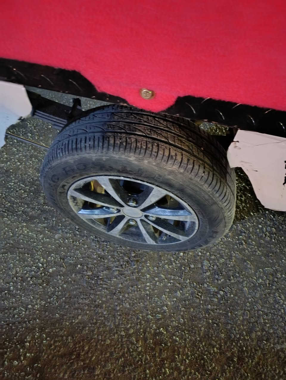 سلام عليكم عندي ذني وياله تايرات جدد اريد مراوس ويل عادي هنا تايراتهن بس كون جدد تايرات عنده رقم ***********
