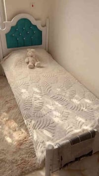 ٣ جرابي • مخمل أزرق • نظيف جداً