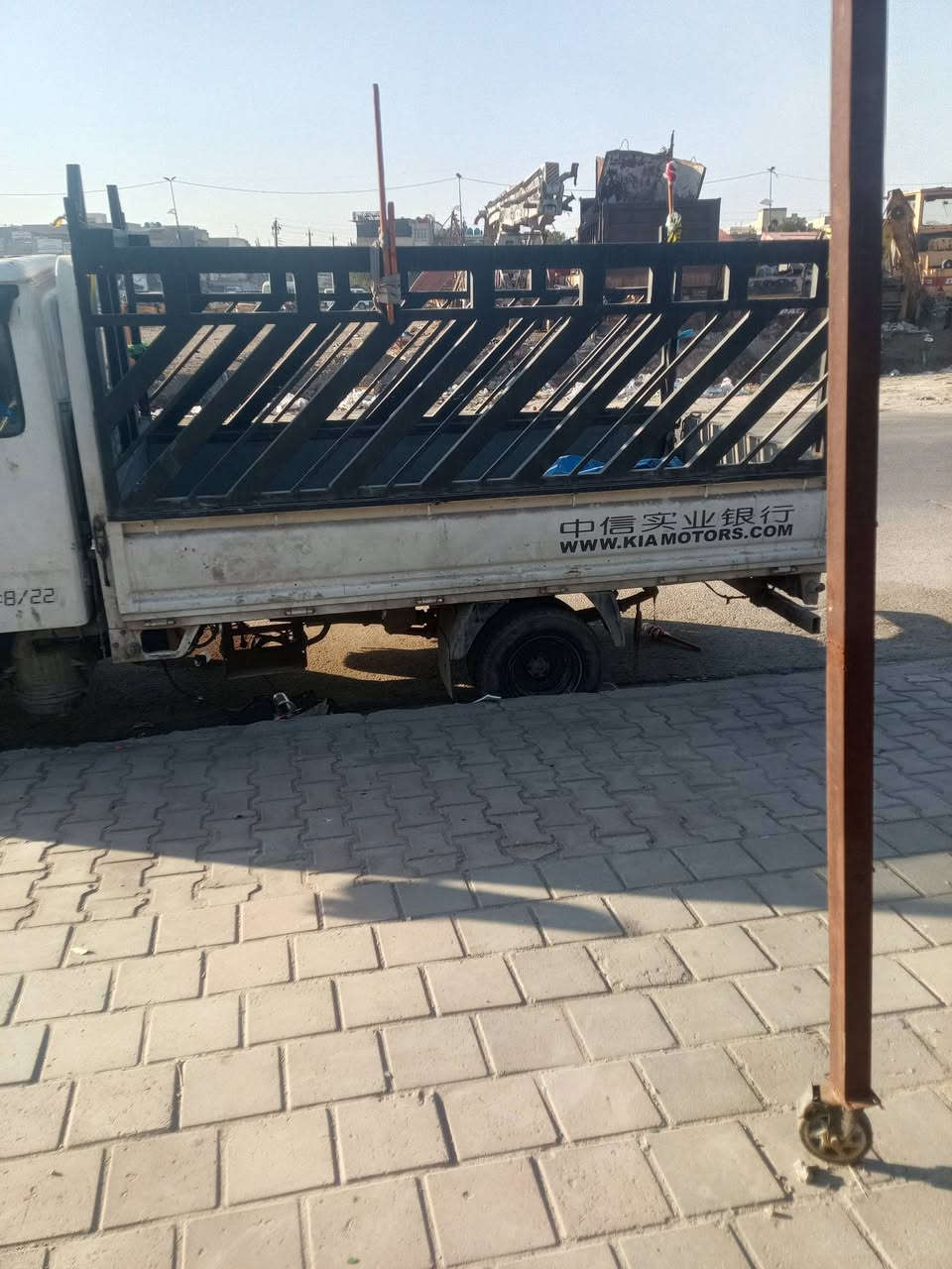 السلام عليكم كيا حمل  للبيع بغداد حي اور  رقم الهاتف ***********
