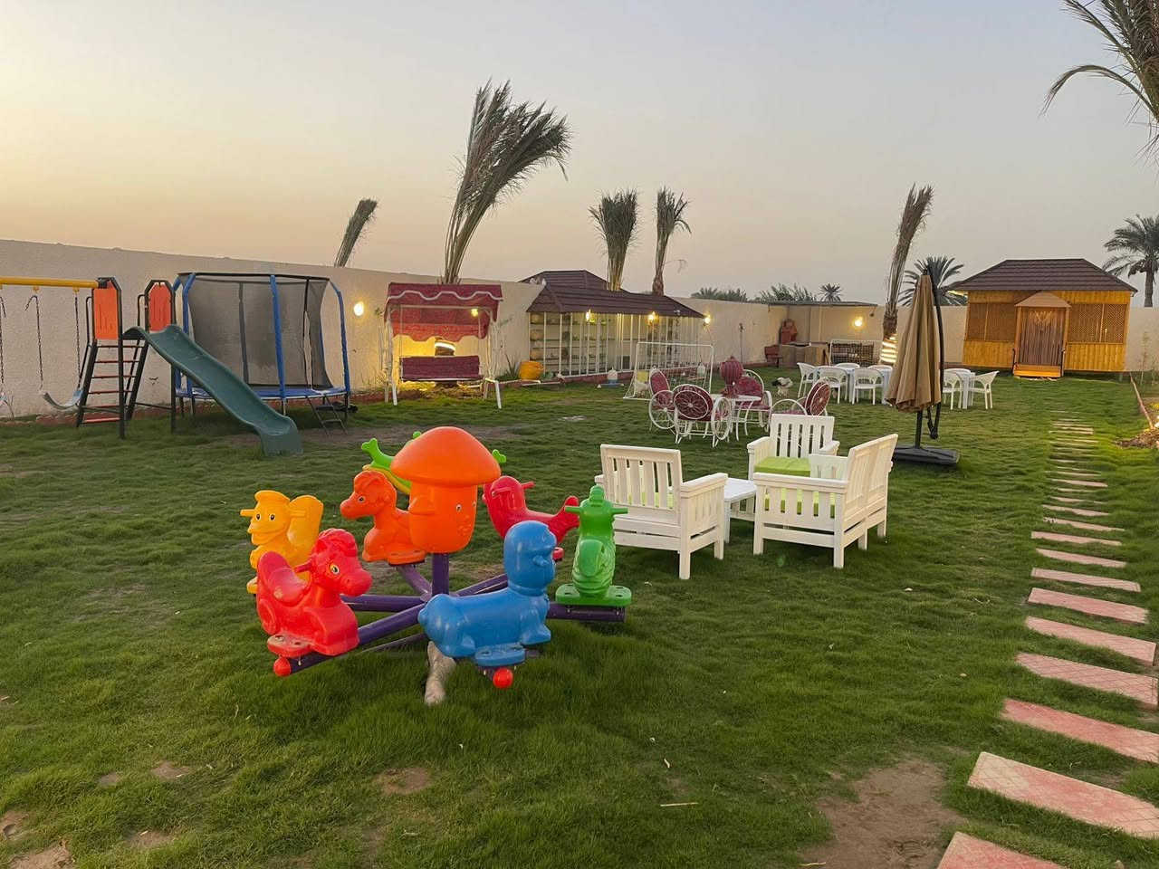 ***********
متوفر حجوزات على طول ايام الاسبوع 🌴🧊
المزرعه موثقه بتطبيق اجرلي ✅♥️
للحجز والاستفسار التواصل واتس أو الاتصال على الرقم التالي ***********
