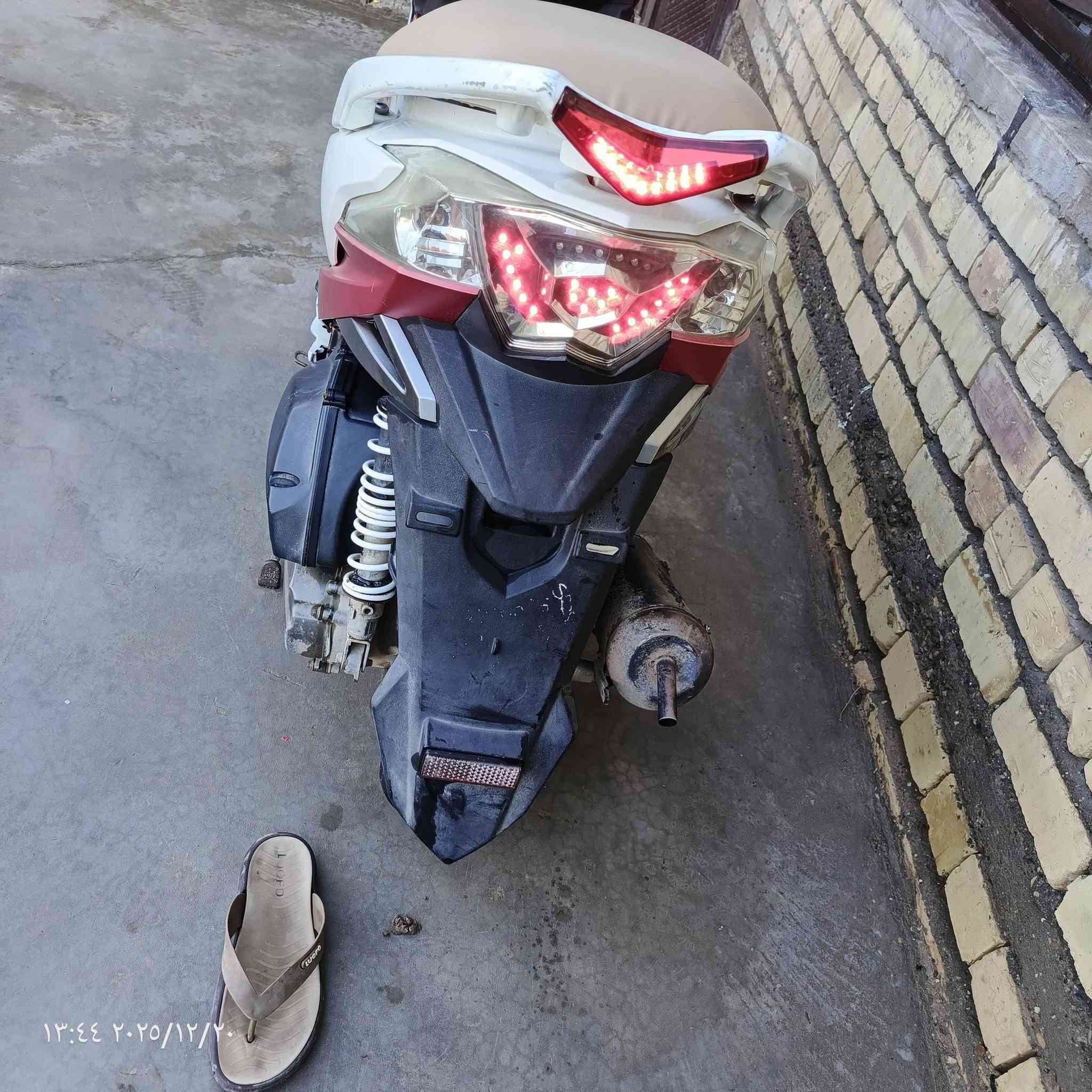 اخوان للبيع دراجة ياباني كامكو مكينة 4ولفات المكينة 150  سرعة 150  السعر 700 وبيهة مجال للشراي من المعرض بأسمي موجود المنفيز الوصل المعرض الرقم ***********
