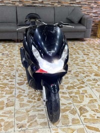 للبيع دراجه pcxجيل الاول  دراجة  ماخذها رمبه الدراجه وأعلى ايدي حجم مك...