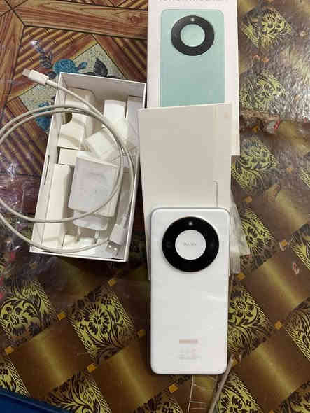 سلام عليكم  مبايل هونر اكس 9سي سمارت الجهاز مكفول من فوك لجوه تجي تاخذه وتفحص وين ما تريد بل يعجبك جهاز صارله شهر من جبته جهاز نضيف  السعر 300 وبي مجال متواجد عل فيس و عل واتساب *********** المكان ديوانيه
