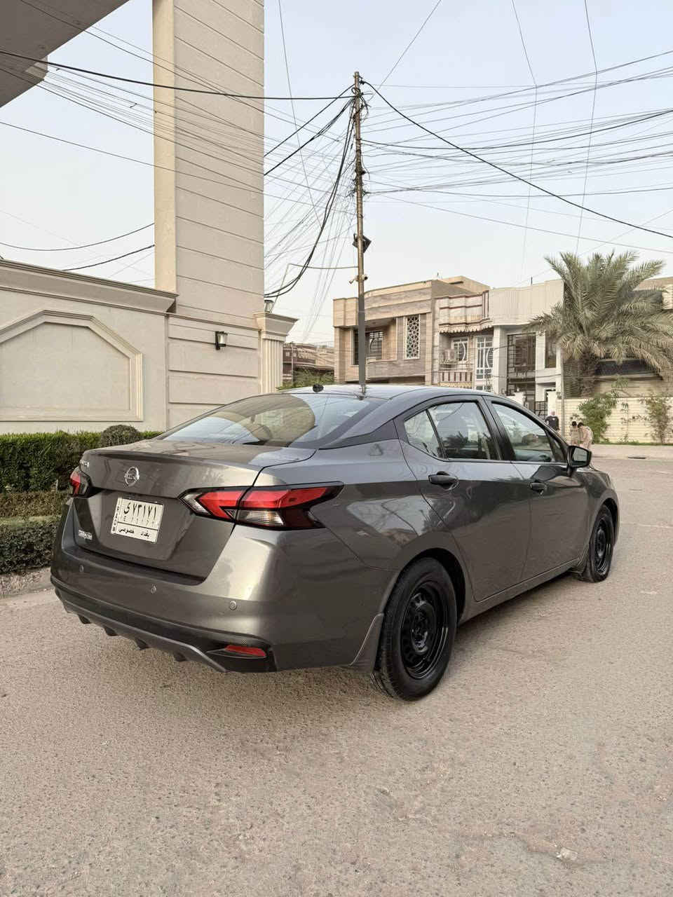 السلام عليكم 
نيسان ڤيرسا
موديل 2021 
معوقين 
امريكي  
حادث بنيد وجاملغ 
مواصفات عاديه 
بصمه تشغيل
تحكم مقود جهتين 
٣ انضمه قياده
السعر 117 ورقه وبيها مجال بسيط حك الجيه فقط 
بغداد (بغداد جديده)
للتواصل *********** بغداد, العراق
