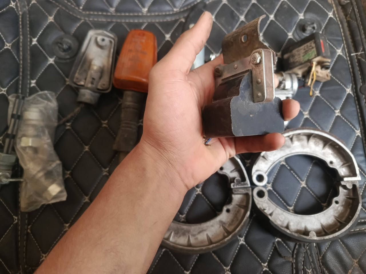 سلام عليكم متوفر غراض جاوه للبيع المكان بغداد شعله للتواصل ***********
