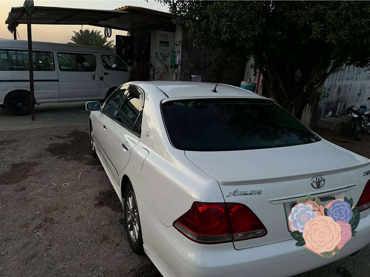 ⸻

🚘 شاهين للبيع 🚘
موديل 2005
🔹 رقم بغداد

🔹 شاصي: 82
🔹 فتحة سقف (بانوراما)
🔹 غرفة جلد
🔹 حساسات
🔹 3 دكم
🔹 موجود مكان الدكمة الرابعة (الخلفية) وإذا تريد أضيفها

🔹 قرار: 48 مبايعات
🔹 السيارة مرتبة وحلوة

💰 السعر: 120 ورقة وقابل للتفاوض ويا الجاد

📌 ملاحظة:
الكمرك على المشتري، محسوب تقريبًا 1,850,000
(السيارة بيها شهادة إيداع ومندفعلها كمرك سابقًا)

🔁 مراوسة متوفرة
إذا أكو سيارة مرتبة وحلوة، تنحسب تقريبًا 50 وآخذ فرق

📞 رقم الهاتف: ***********
📩 اتصال أو واتساب
