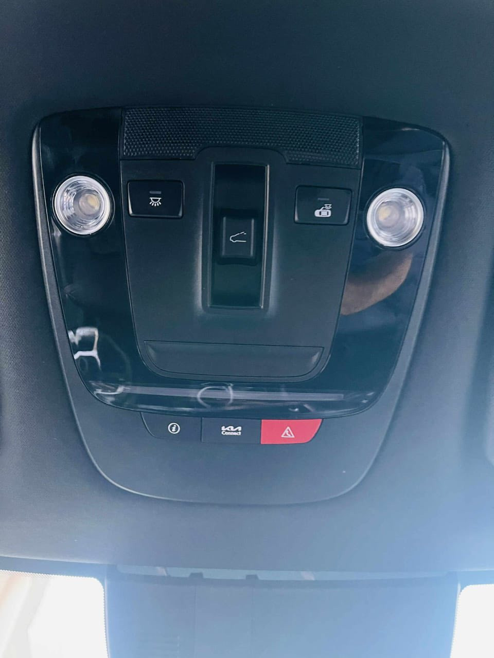 السلام عليكم كيا سبورتج Xلاين فول حادث خفيف موديل ٢٠٢٣ ماشيه ١٥ الف رقم بغداد بسمي تحويل ثاني يوم السيارة جديده بمعنى الكلمة للاستفسار ***********
