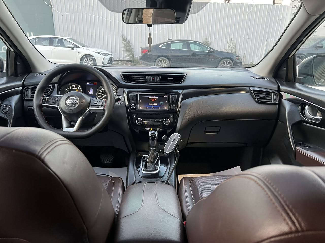 السلام عليكم
نيسان روج قشقاي 2020 SV AWD
فول مواصفات
بصمة
تشغيل عن بعد
فتحه
رادار مع تحديد مسار
كامره خلفيه
توقف ذاتي
كشنات جلد تدفئه
3 وضعيات قيادة(سبورت،ايكو،نورمال)
واردي كندي السيارة ليبل واحد حادثها بنيد فقط ومصبوغ ايرباك ستيرن راجع سستم
رقم بغداد لون ابيض صدفي ماشيه 91 كيلو
مكان السياره بغداد حي الجامعة 
السعر173 ورقه وبيها مجال بسيط
***********
