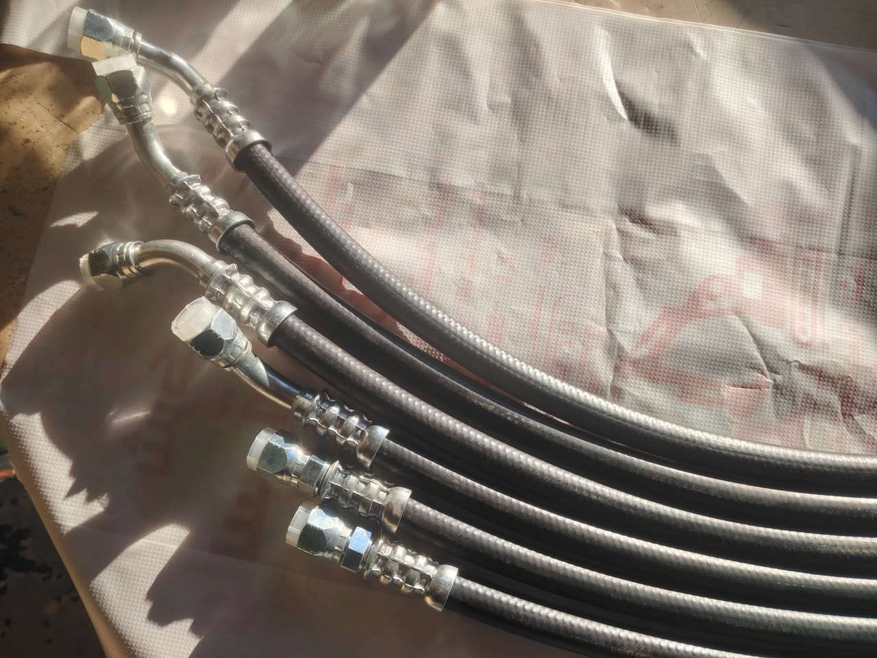 صوندات هيدروليك هيتاشي اصليه   جميع احجام  وموديلات  zx200_5G zx200_1 zx200_3 zx170 160 c350 Zx470 G5 كوت الحي الصناعي واتساب *********** شركة ماسة الغدير للتجاره غني هيتاشي
