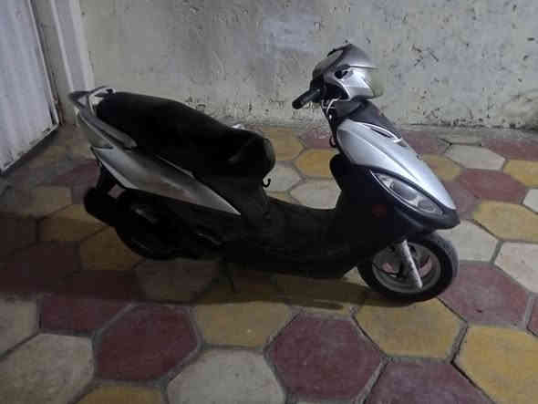 السلام عليكم دراجه نظيفه كامكو جي فور بلاديه ماناقصه كل شيء والكل شغال للبيع ***********
