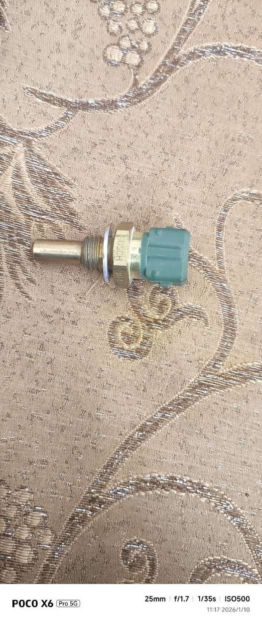 السلام عليكم 
اغراض تيكو للبيع 
سوبايه تيكو او أي شيارة تنشد الها سعر 80 
بخاخات تيكو ستيل اصلي 1800 سعر 35
بخاخات نيسان الاحمر يرهم على التيكو سعر 35
ولف البخار مال التانكي فاكيوم سعر 10
جوزه صباحية بل باكيت جديدة سعر 10
جميع الاغراض شغالات اسعار ثابتة مكان نجف رقم التواصل ***********
