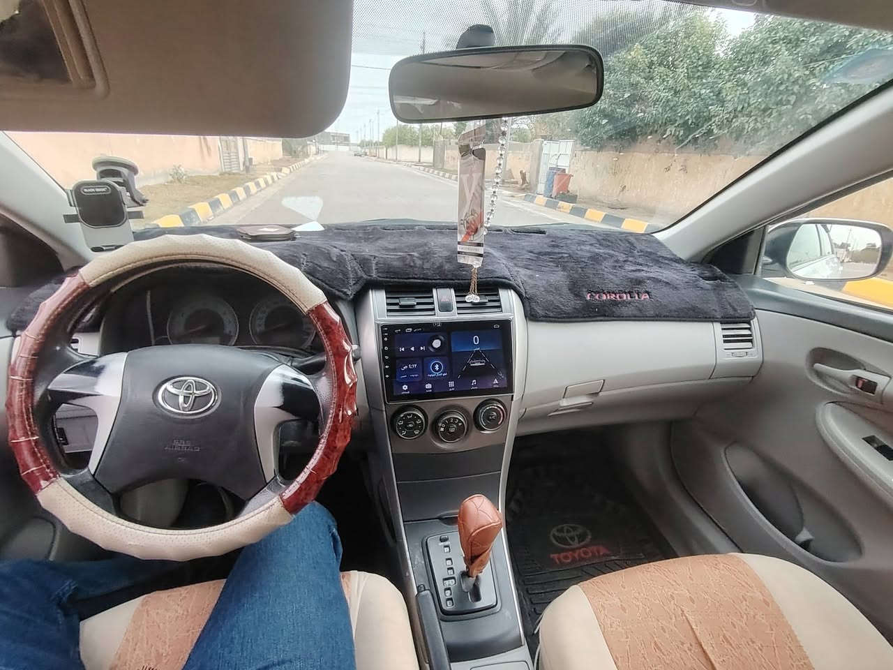 السلام عليكم ورحمة الله وبركاته
كورلا 2011 خليجي
محرك 1800
رقم بغداد
السونار داخل المنشور
السعر 128 او مراوس بسياره اقل من هذا السعر اقل شي 25  ورقه لان محتاج 
للاتصال ***********
العنوان / الفلوجه
