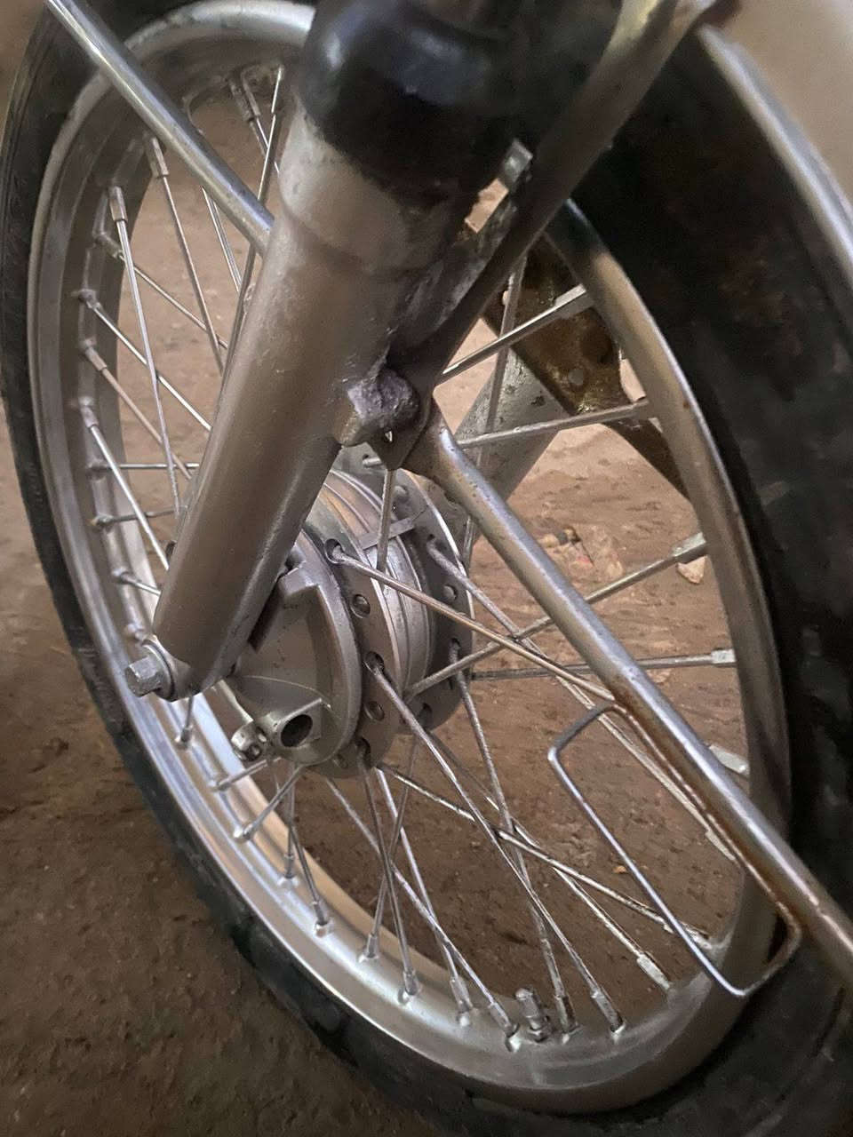 سلام عليكم دراجه ايراني للبيع شغاله بس السبرنكه مال هندر يرادلها ابيعه على حطتها رايده 225 قفل قفل الشراي يراسلني *********** مكاني بصره الجزائر
