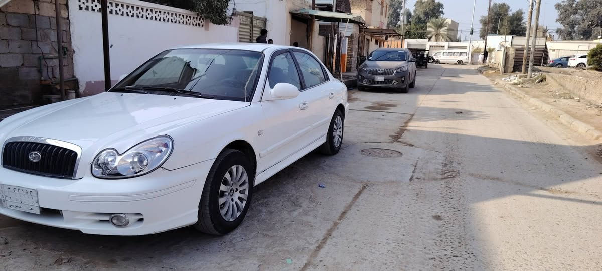 السلام عليكم للبيع سوناتا وفود 2002 خليجي مصبوغه عام حادثها جاملغ ايمن امامي محركها ٤سلندر ٠٢٠٠ تبريد تدفئ شغال كير جديد حدادية نضيفه بيها دخانه بيضه بلصالنصة المكينة والقطره مابيهن تبخير سعرها ٦١ وبي مجال *********** مكاني بابل سدة الهندية
