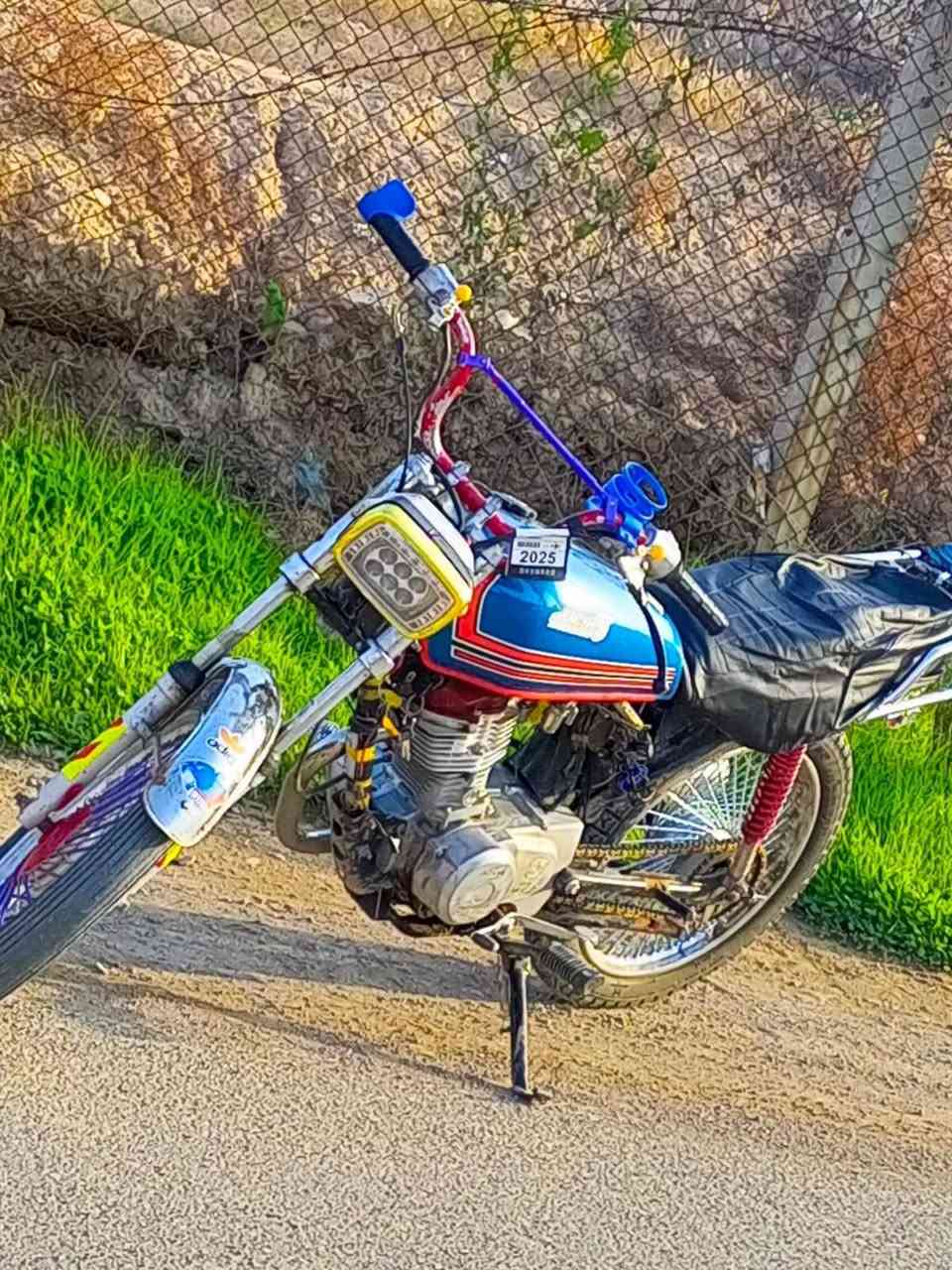 السلام عليكم 
دراجه تايكر للبيع الدراجه نضيفه مثل ما موضح بالصورة  الدراجه بيه شلعه فول
سعر الدراجه 200 العنوان بعقوبه تقاطع الساده


**إذا كنت صاحب هذا الإعلان وتريد حذفه لأي سبب، رجاءا أرسل رسالة إلى الدعم الفني**