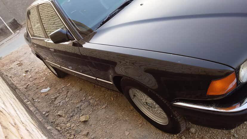 سلام عليكم
بيئم مديل1993 حجمه 730  8V
مكفوله من الضربه مصبوغه جماليه فقط
مكينه وكير جديده حداديه جديده سياره كلش جديده المكان في ميسان العماره سعره 55 وبيه مجال 
سياره مكلف بل نشر هاذا رقم راعيه ***********
