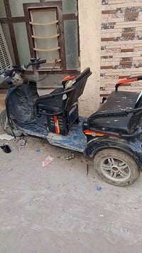 دراجه شحن للبيع اليتفيده 200 وبيه مجال باتريات تعبانه مكاني بغداد الكر...