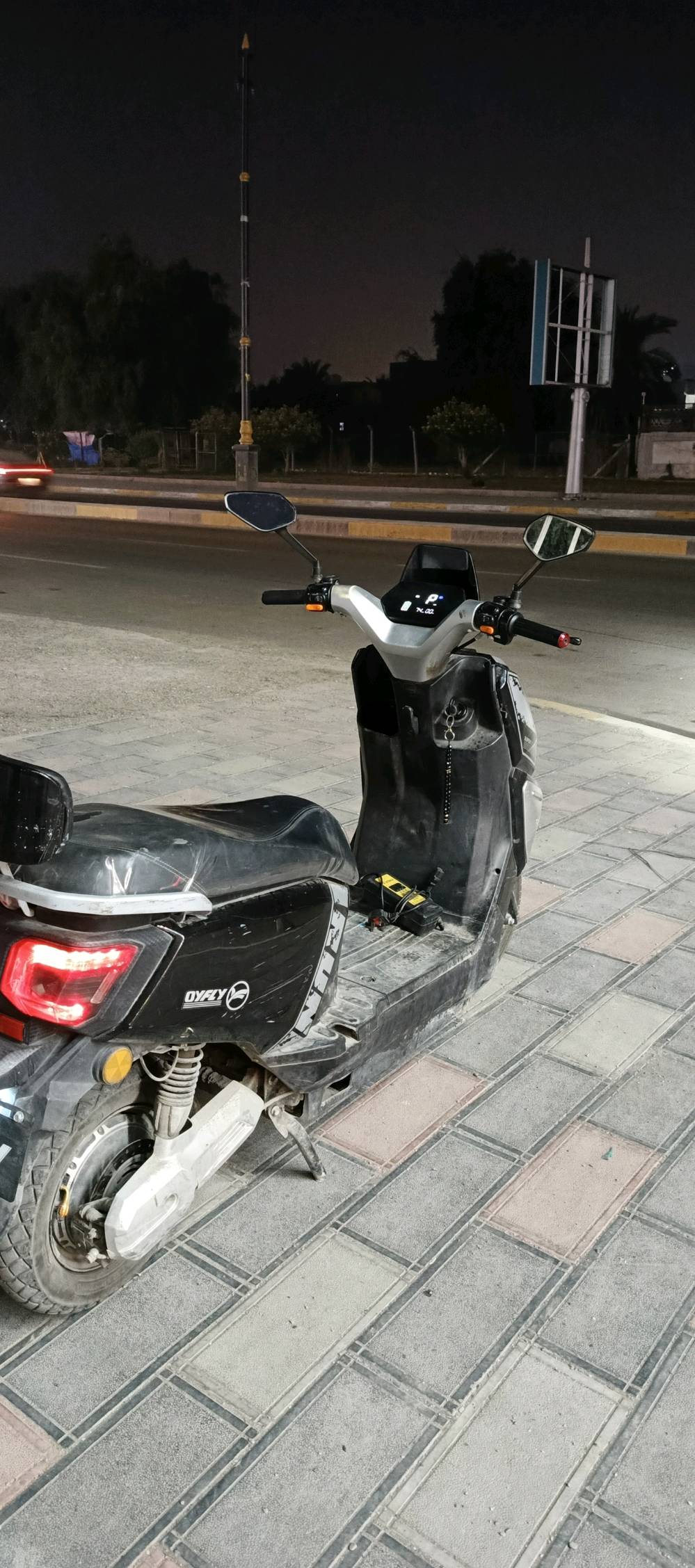 اعطيفيه شارع ادامرجي معرض ايوب ادراجه نظيفه مابيه اي عطل  شلعه ادراجه تمشي  البطاريه  نظيفه تفحص كدامك دراجه كلش حلوه تمشي مسافات بعيده اتفيد شغل وتفيد طالب المدرسه 
  سرعت ادراجه75