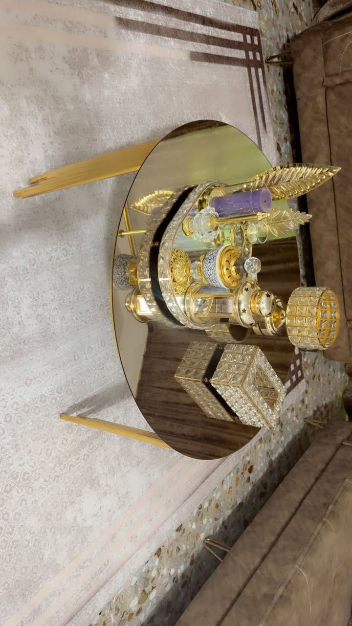 سلام عليكم اثاث استقبال كامل للبيع تخم جديد اي ضرر ماموجود بي خيط واحد ممشيول منه + طبله وسطيه + طبلات ثلاثيه + بردات + ميز بلازمه، غراض كلها نضيفه وجديده تجي وتشوف بعينك غير الي ذاكره الك كروتك ورجعتك عليه سعرهن كلهن 900 وبي مجال بسيط للشراي فقط..
*********** الرقم متواجد فقط واتساب
