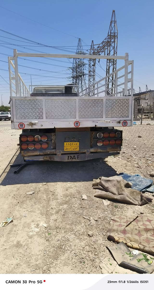السلام عليكم سياره داف موديل 2000 السياره بالاصل دنكر ماء ثقيل بيها وكاله مطلقه باسمي حق التحويل  سعر السياره 95 وبيها مجال المكان بغداد الغزاليه تفاصيل على رقم الهاتف ***********
